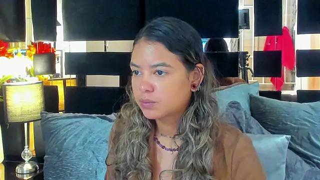 dulce lyraa1 online show from 02-25-26, 07:30