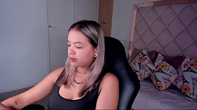 dulce lyraa1 online show from 07-17-26, 03:37