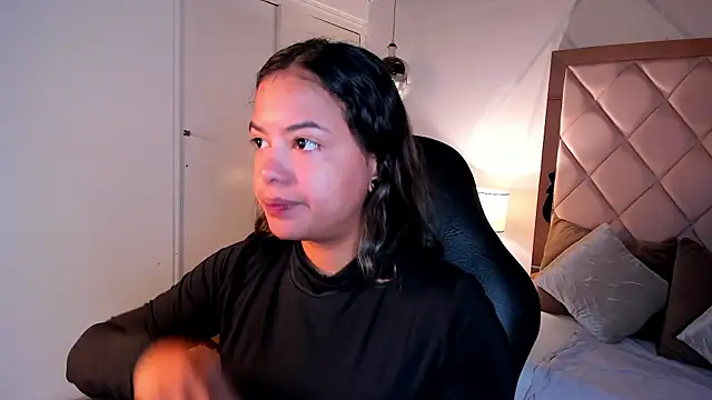 dulce lyraa1 online show from 05-26-26, 04:43