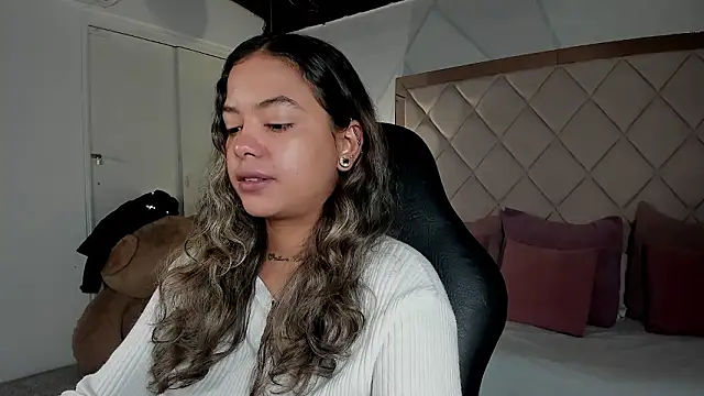 dulce lyraa1 online show from 03-17-26, 04:15