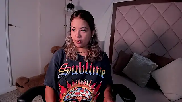 dulce lyraa1 online show from 07-13-26, 03:39