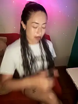 Snapshot of lina_luxe_ chatting on 02-28-26, 11:26 lina luxe online show from 02-28-26, 11:26