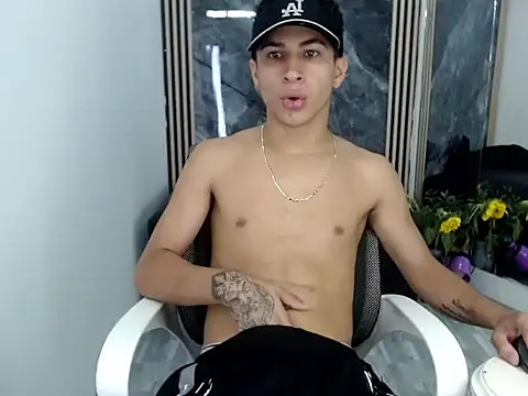 Hollmanhot online show from 03-12-26, 01:44