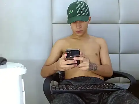 Hollmanhot online show from 03-01-26, 02:33