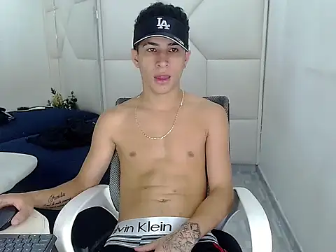 Hollmanhot online show from 03-05-26, 02:08