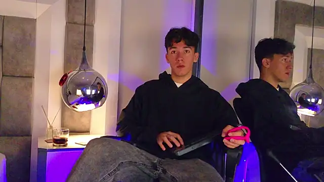 Snapshot of Austin_Reedss chatting on 04-19-26, 12:28 Austin Reedss online show from 04-19-26, 12:28