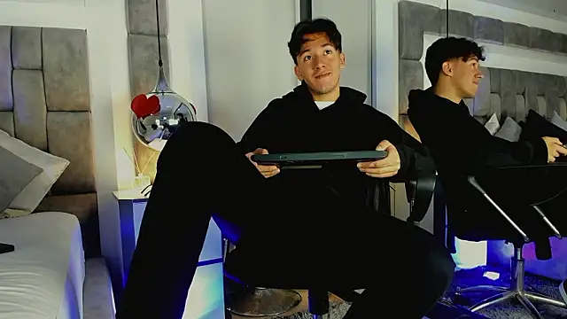 Austin Reedss online show from 03-07-26, 12:43