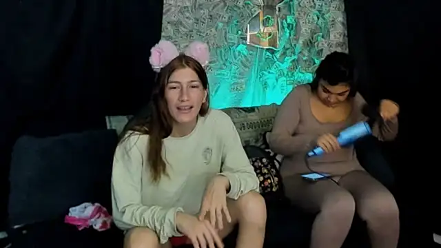 The Wicked Queens02 online show from 04-15-26, 05:24