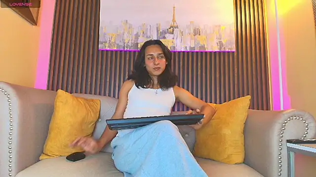 Elisasue online show from 05-20-26, 03:03