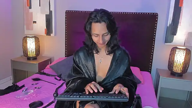 Elisasue online show from 03-02-26, 04:02