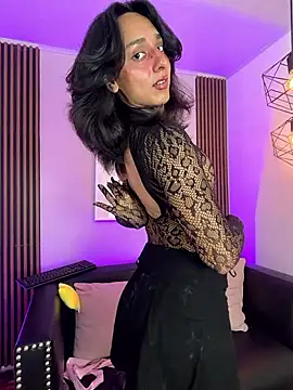 Elisasue online show from 05-17-26, 03:06