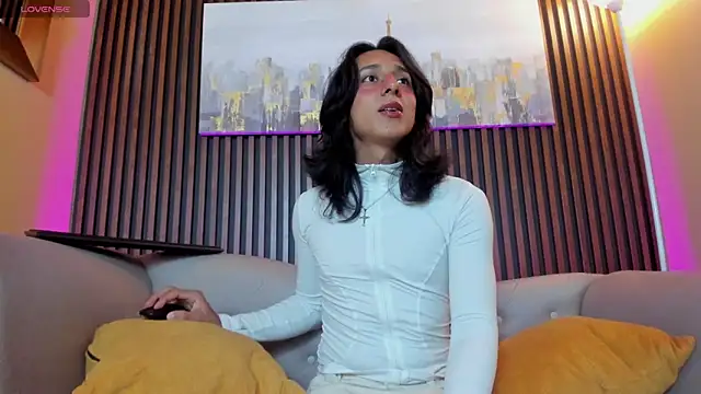 Elisasue online show from 04-22-26, 02:51