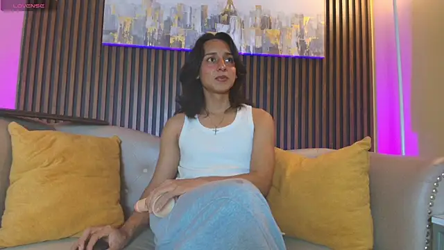 Snapshot of Elisasue chatting on 06-05-26, 03:22 Elisasue online show from 06-05-26, 03:22