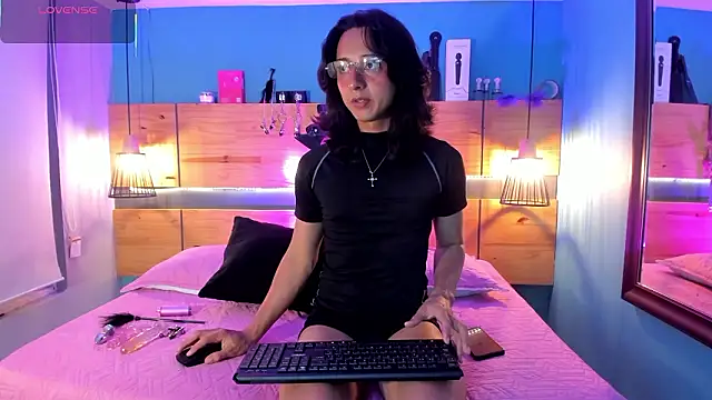 Elisasue online show from 03-19-26, 03:39