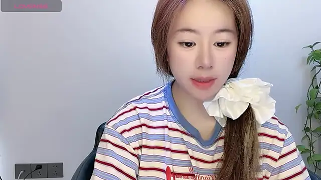 Snapshot of Baixi-01 chatting on 06-16-26, 04:45 Baixi-01 online show from 06-16-26, 04:45