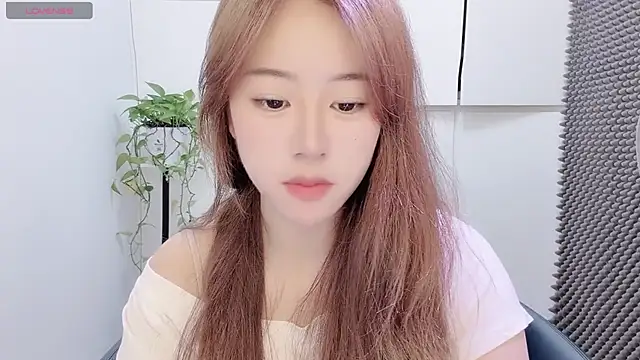 Snapshot of Baixi-01 chatting on 07-19-26, 04:10 Baixi-01 online show from 07-19-26, 04:10