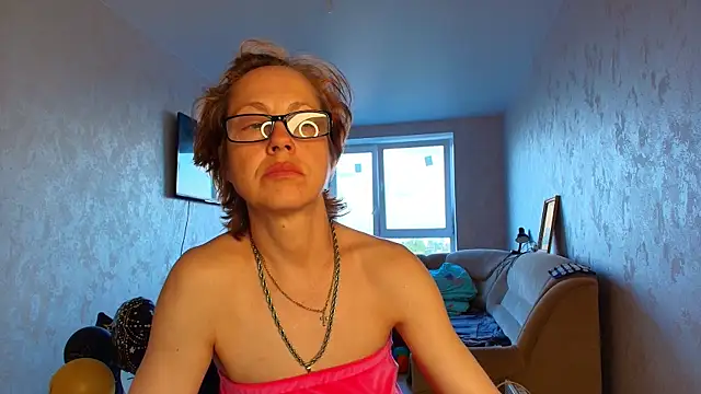 LioraWeiss online show from 05-16-26, 03:44