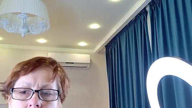 Snapshot of LioraWeiss chatting on 03-01-26, 06:57 LioraWeiss online show from 03-01-26, 06:57