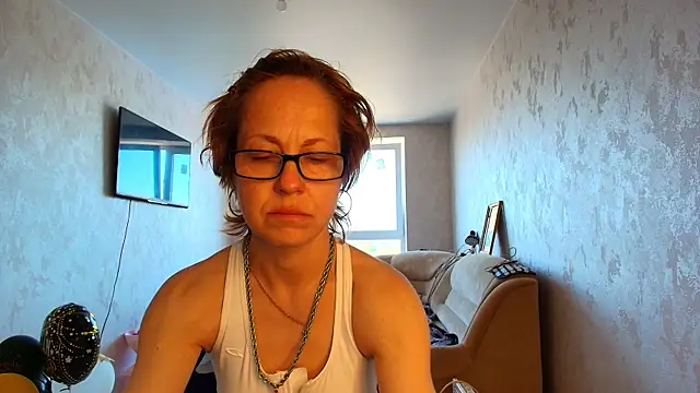 LioraWeiss online show from 05-18-26, 07:35
