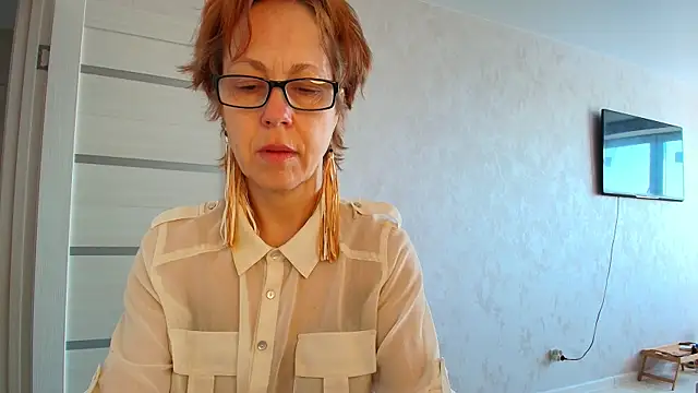 LioraWeiss online show from 05-04-26, 05:33
