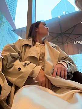 Mia-lp online show from 04-12-26, 01:31