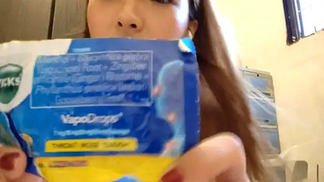 EllieCoconut001 online show from 06-18-26, 10:20