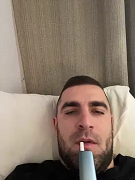 Snapshot of VANYA1997 chatting on 03-01-26, 08:25 VANYA1997 online show from 03-01-26, 08:25