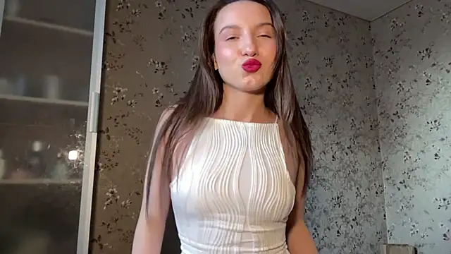 Dinadream online show from 04-15-26, 02:21