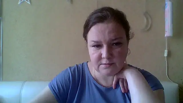 Snapshot of LubovBloom chatting on 02-25-26, 07:19 LubovBloom online show from 02-25-26, 07:19