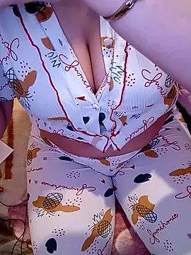 Snapshot of Lona_Hot chatting on 03-25-26, 08:03 Lona Hot online show from 03-25-26, 08:03