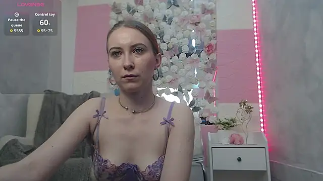EmberLuna  online show from 05-30-26, 06:20