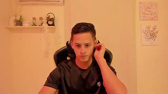 sexy andres01 online show from 03-15-26, 12:17