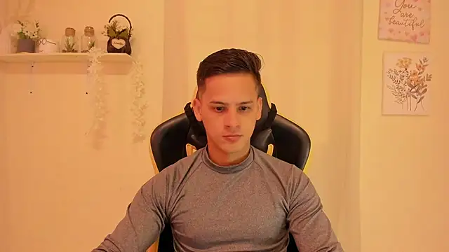 sexy andres01 online show from 04-18-26, 01:57