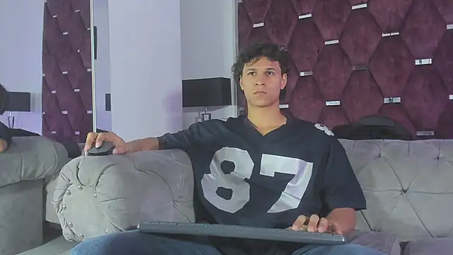 TonyBenedetti online show from 06-11-26, 08:06