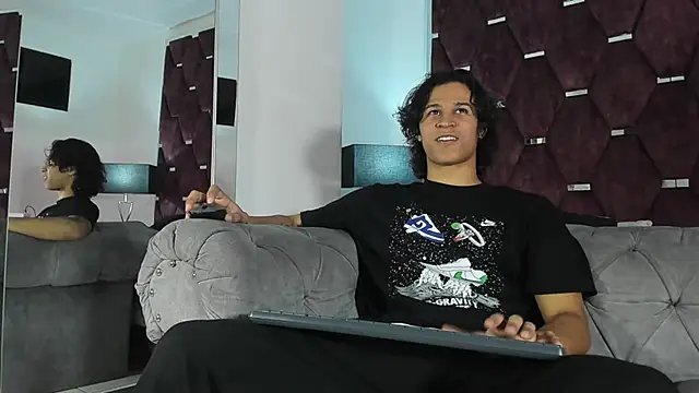 TonyBenedetti online show from 04-08-26, 07:37