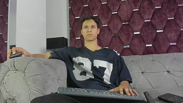 TonyBenedetti online show from 07-08-26, 08:53