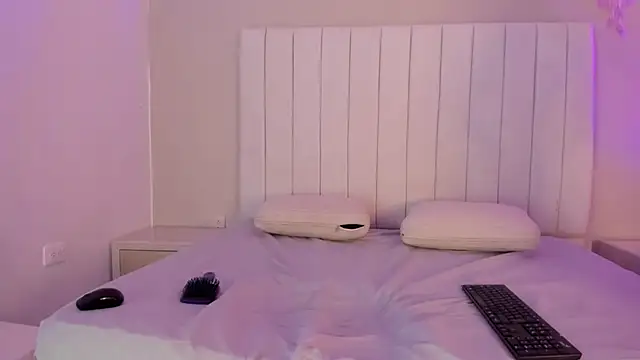 sophia walkett  online show from 03-28-26, 02:07