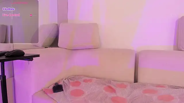 sophia walkett  online show from 03-19-26, 02:06