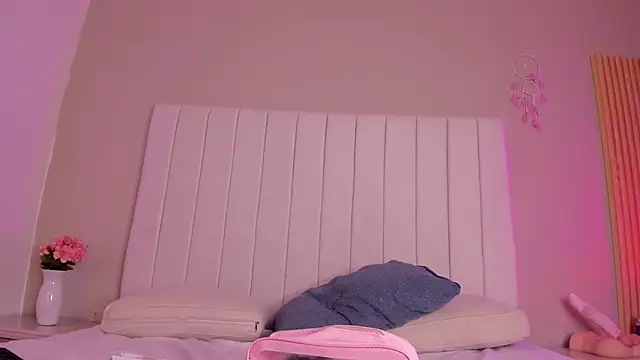 sophia walkett  online show from 04-18-26, 02:08