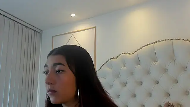 Sara funy online show from 06-03-26, 11:44