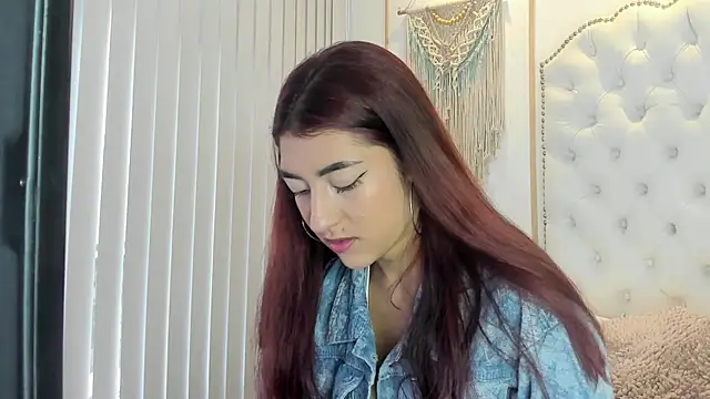 Sara funy online show from 05-25-26, 11:31