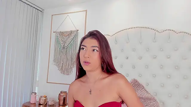 Sara funy online show from 04-13-26, 11:36