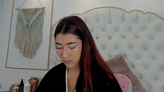 Sara funy online show from 04-24-26, 11:23