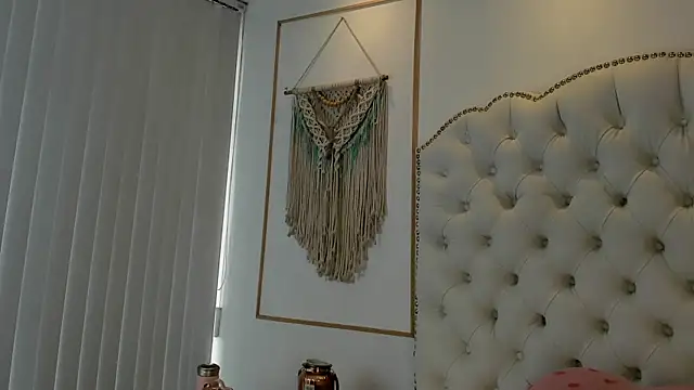 Sara funy online show from 05-06-26, 02:10