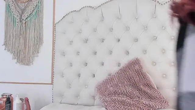 Sara funy online show from 03-10-26, 12:20