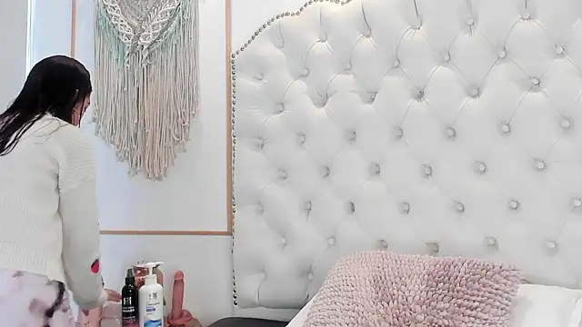 Sara funy online show from 03-12-26, 12:31