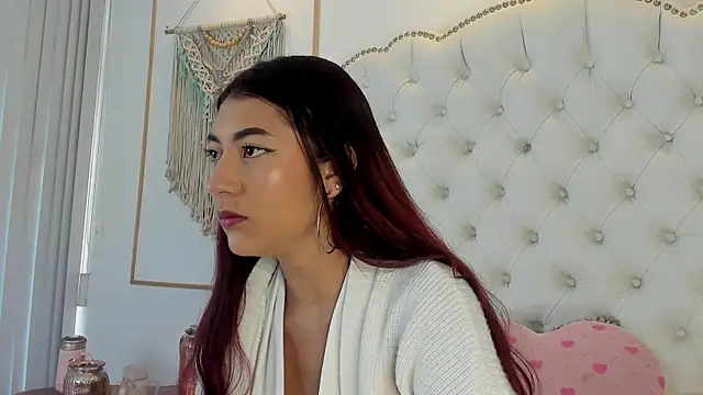 Sara funy online show from 05-12-26, 11:27