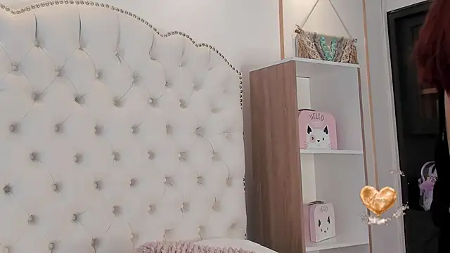 Sara funy online show from 02-24-26, 04:08