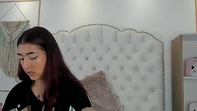 Sara funy online show from 03-24-26, 11:10