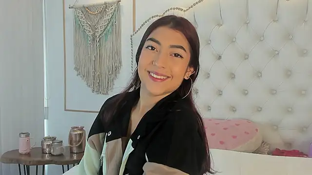 Sara funy online show from 05-19-26, 11:39